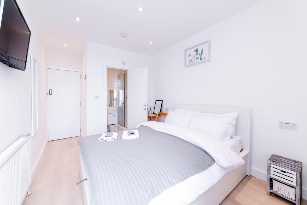 Quiet Cosy Rooms ฮาร์โรว์ ภายนอก รูปภาพ
