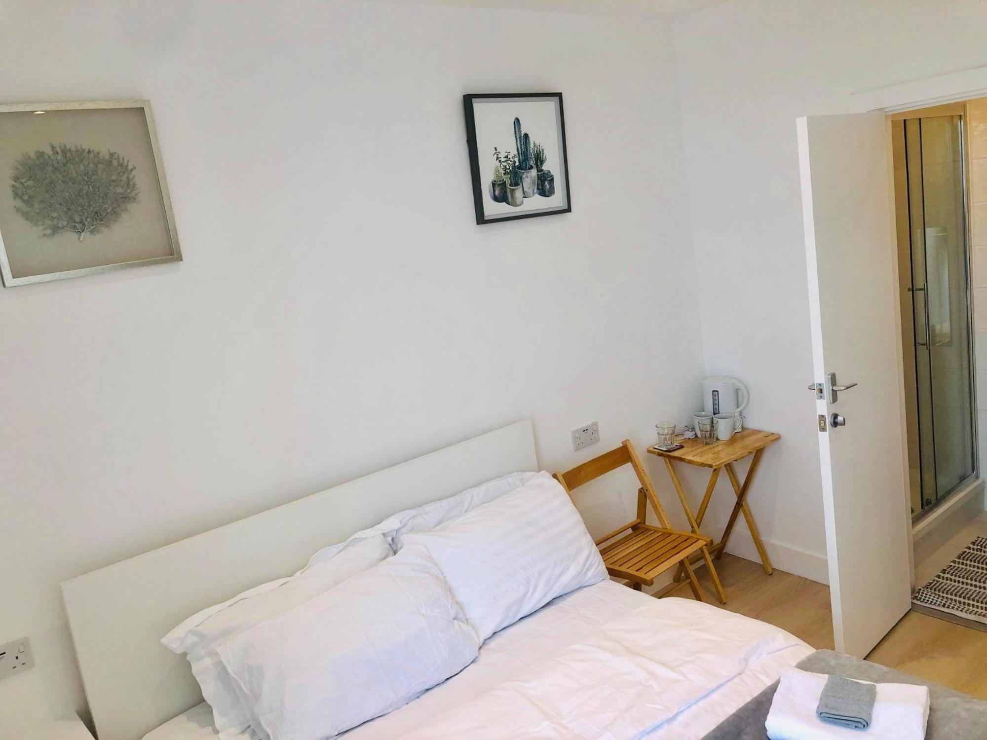 Quiet Cosy Rooms ฮาร์โรว์ ห้อง รูปภาพ